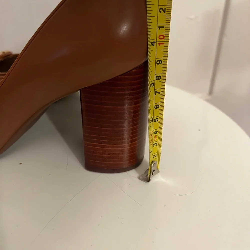 Tory Burch Janey style heel in calf leather. Size 9. Like new condition. - Picture 5 of 6
